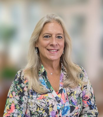 Portrait of Lisa Dockery, Licensed Real Estate Salesperson.